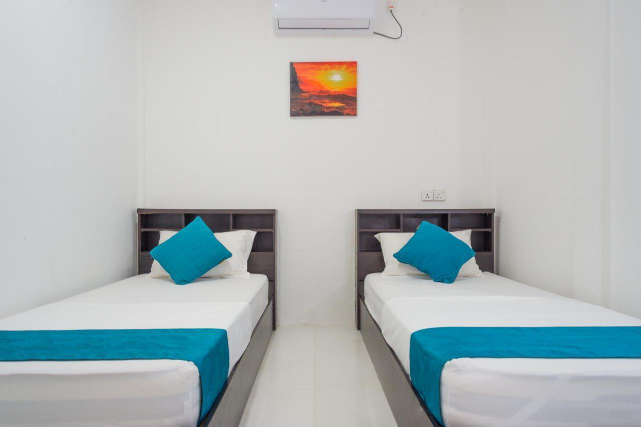 Palm Gate Maldives Hotel Thulusdhoo Exterior photo