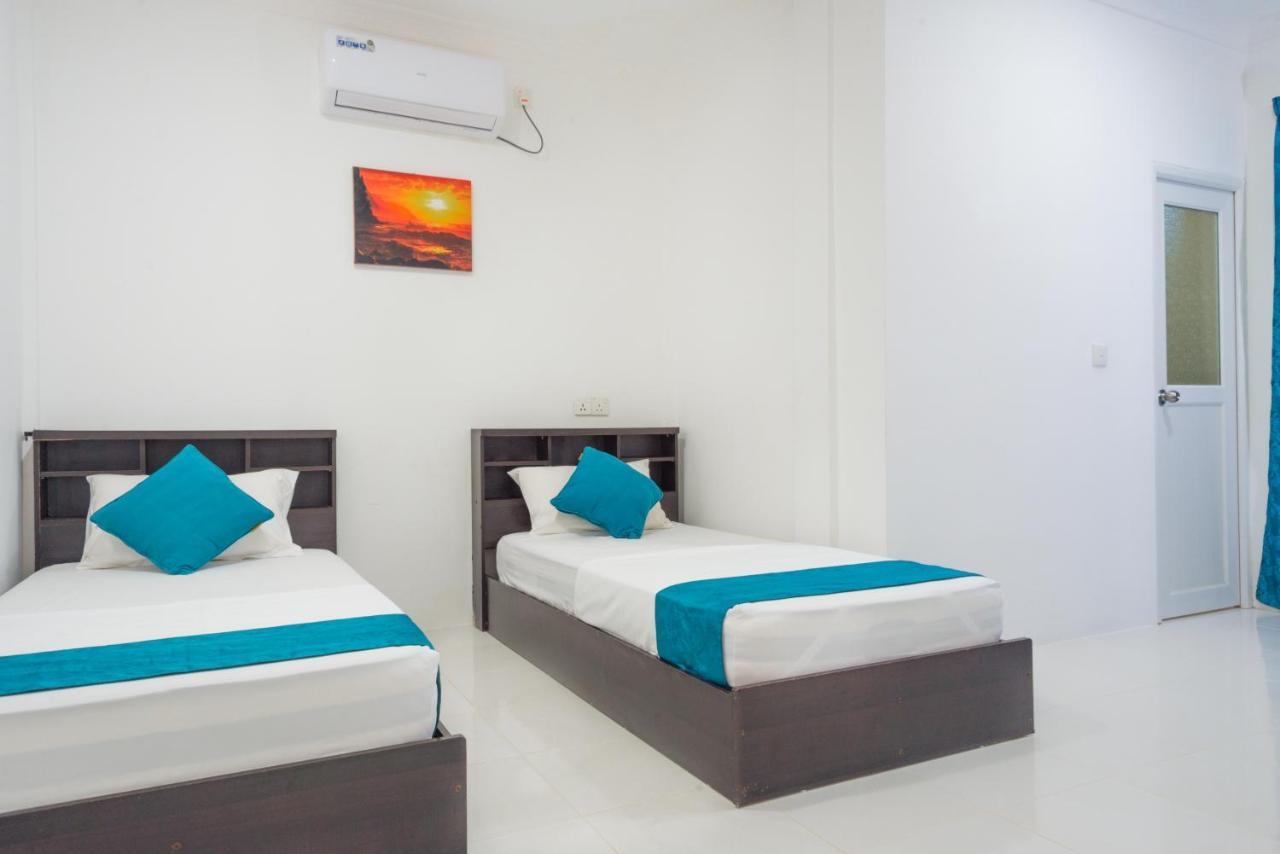 Palm Gate Maldives Hotel Thulusdhoo Exterior photo