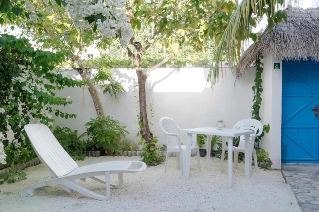 Palm Gate Maldives Hotel Thulusdhoo Exterior photo